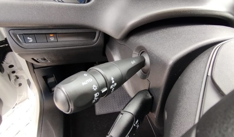 Peugeot 208 completo
