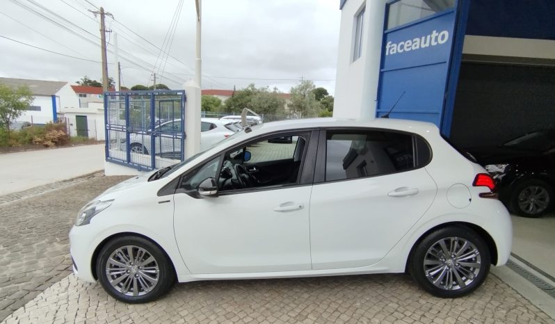 Peugeot 208 completo