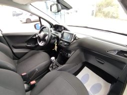 Peugeot 208 completo