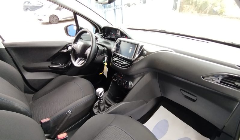 Peugeot 208 completo