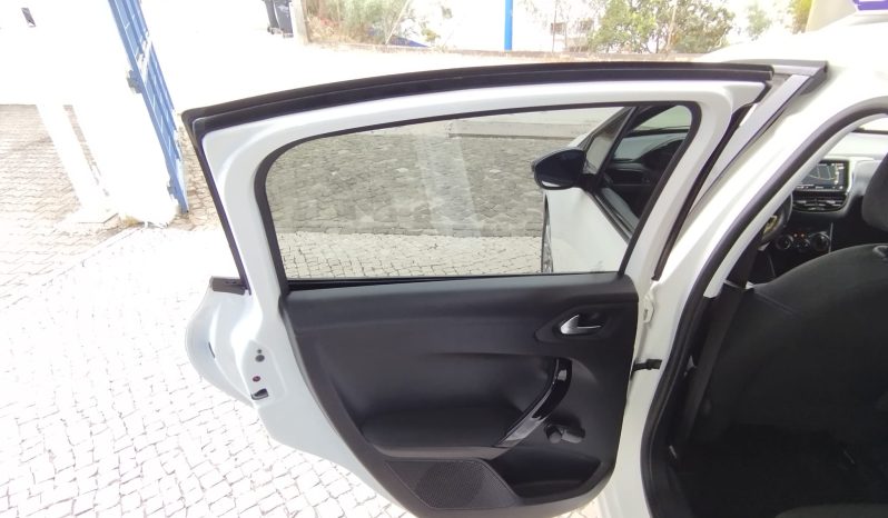 Peugeot 208 completo