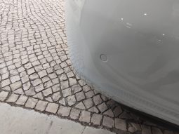 Peugeot 208 completo