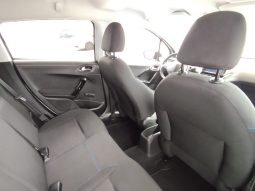 Peugeot 208 completo