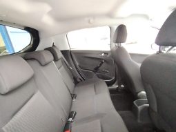 Peugeot 208 completo