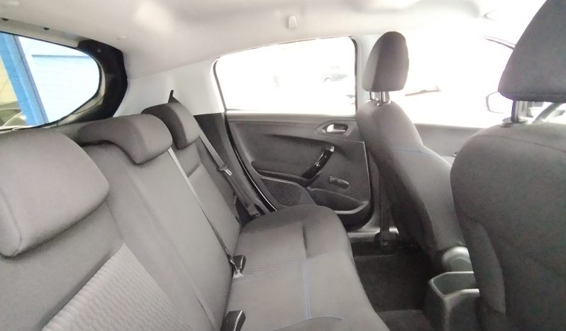 Peugeot 208 completo