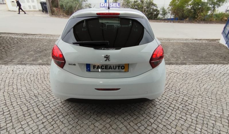 Peugeot 208 completo