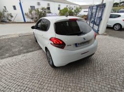 Peugeot 208 completo