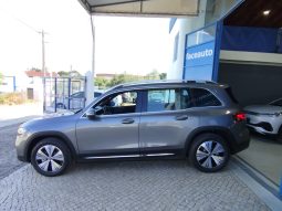 Mercedes-Benz EQB 250+ 7l completo