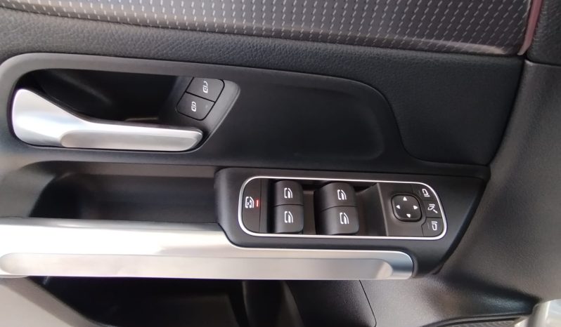 Mercedes-Benz EQB 250+ 7l completo
