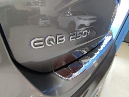 Mercedes-Benz EQB 250+ 7l completo