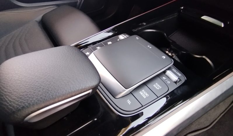 Mercedes-Benz EQB 250+ 7l completo