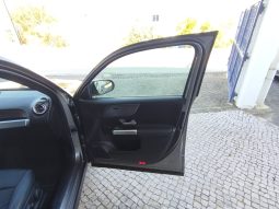 Mercedes-Benz EQB 250+ 7l completo