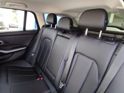 BMW 320d Touring completo