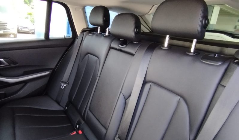 BMW 320d Touring completo