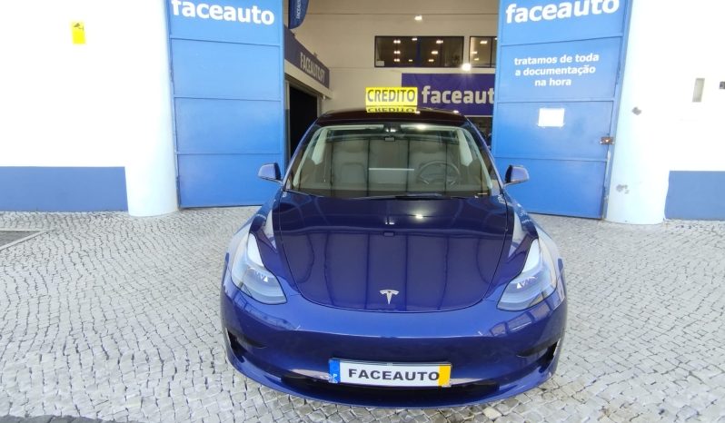 Tesla Model 3 completo