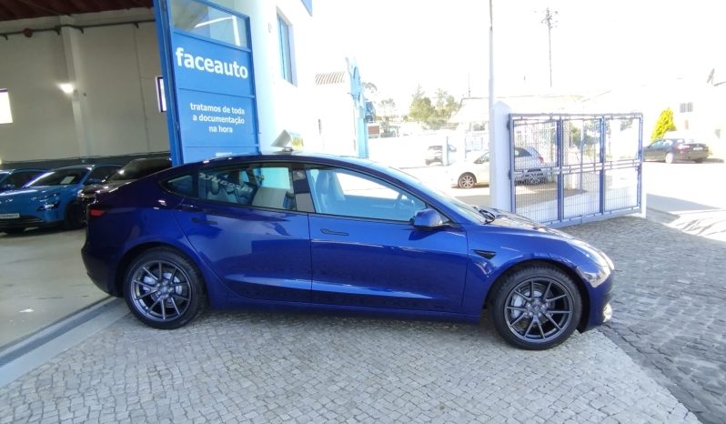 Tesla Model 3 completo