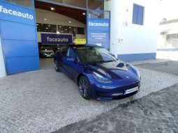 Tesla Model 3 completo