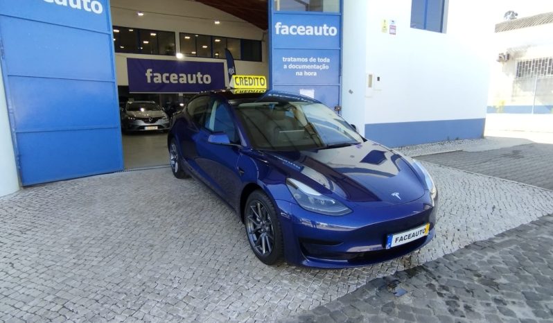 Tesla Model 3 completo