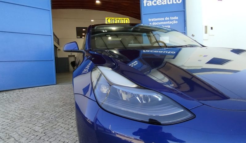 Tesla Model 3 completo