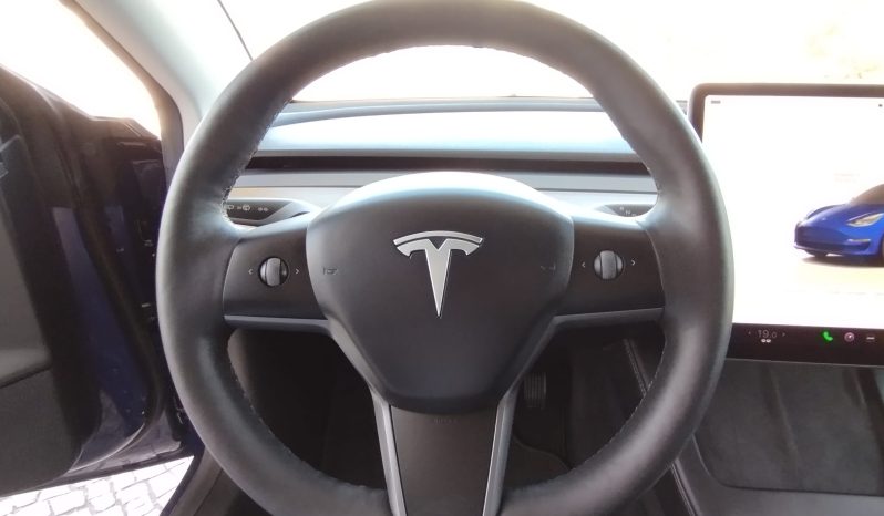 Tesla Model 3 completo