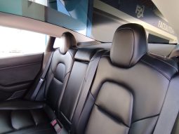 Tesla Model 3 completo