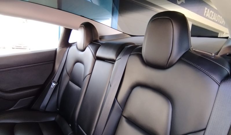 Tesla Model 3 completo