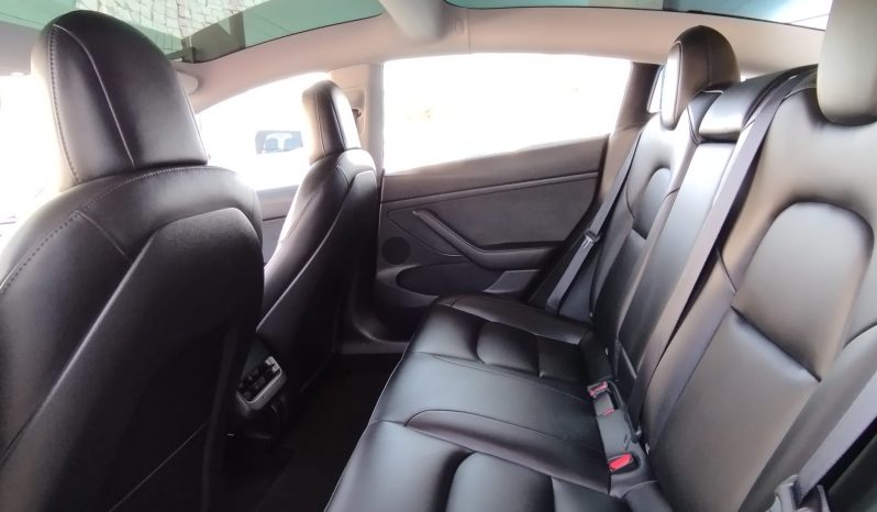 Tesla Model 3 completo