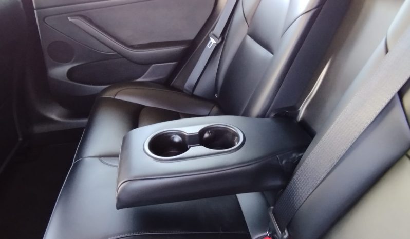 Tesla Model 3 completo