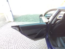 Tesla Model 3 completo