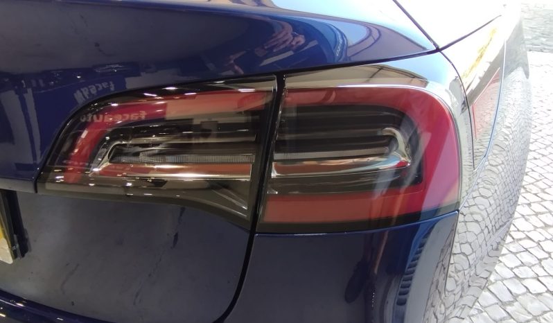 Tesla Model 3 completo