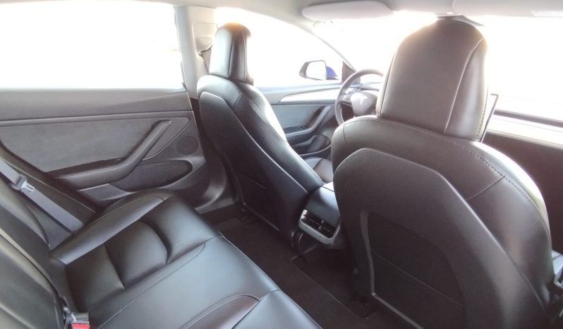 Tesla Model 3 completo