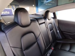 Tesla Model 3 completo