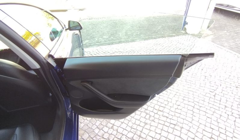 Tesla Model 3 completo