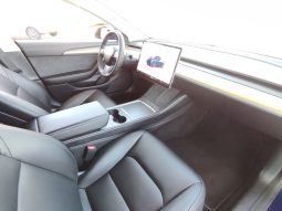 Tesla Model 3 completo