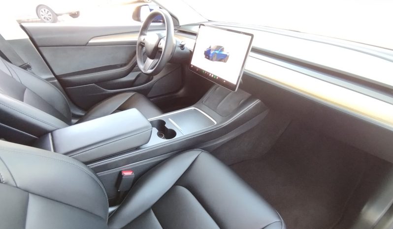 Tesla Model 3 completo