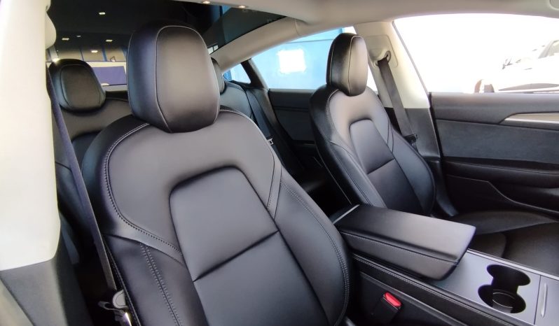 Tesla Model 3 completo