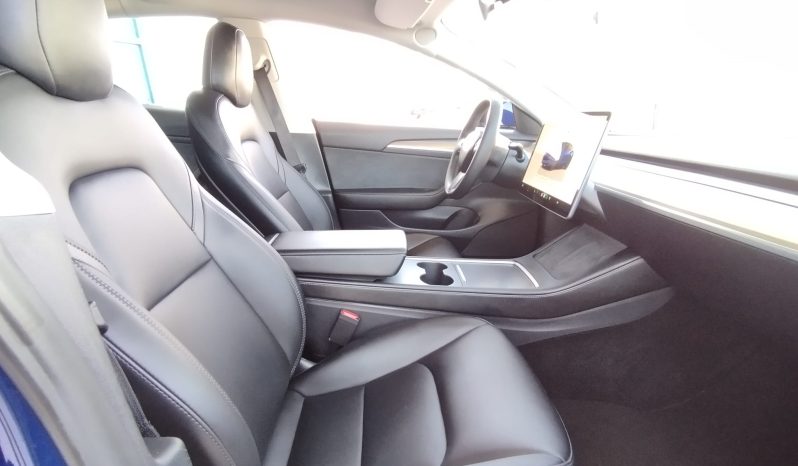 Tesla Model 3 completo