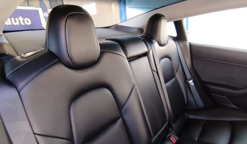 Tesla Model 3 completo