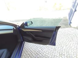 Tesla Model 3 completo