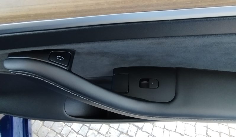 Tesla Model 3 completo