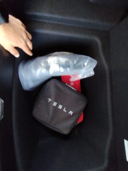 Tesla Model 3 completo
