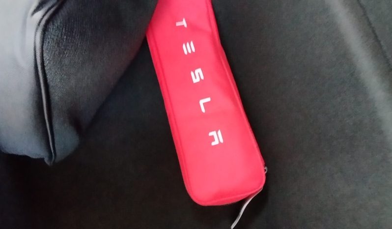 Tesla Model 3 completo