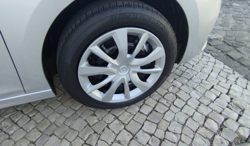 Opel E-Corsa completo