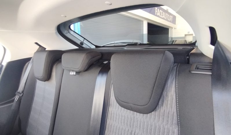 Opel E-Corsa completo
