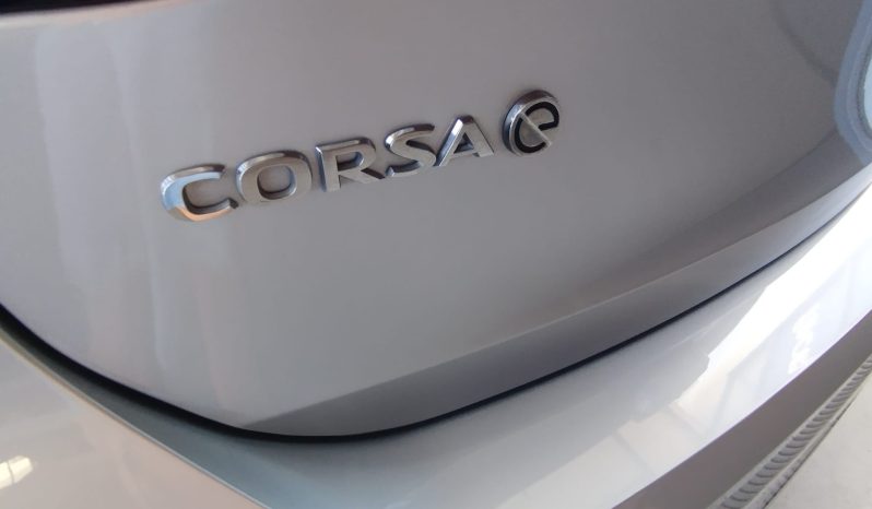 Opel E-Corsa completo