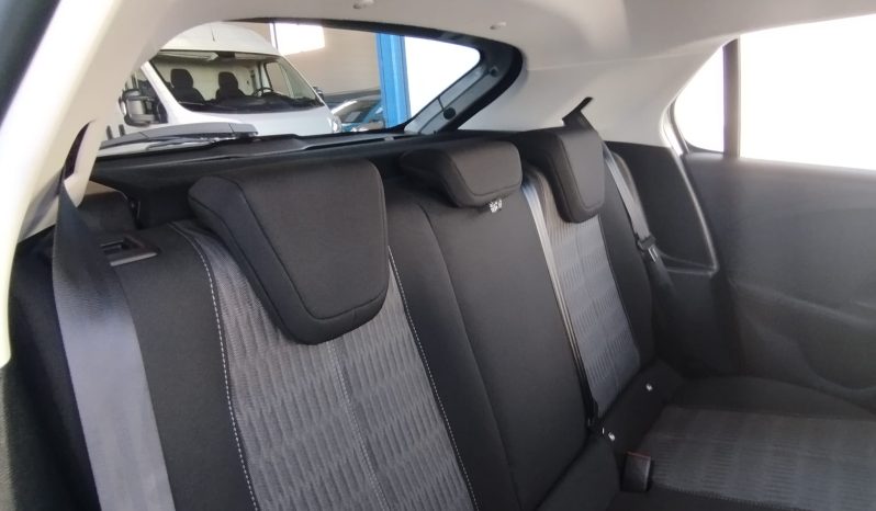 Opel E-Corsa completo