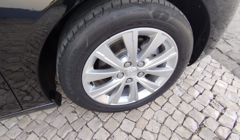 Peugeot 308 completo