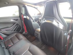 Mercedes Cla 45 AMG completo