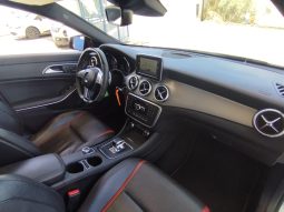 Mercedes Cla 45 AMG completo