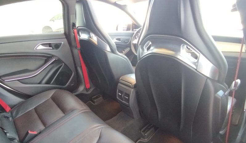 Mercedes Cla 45 AMG completo